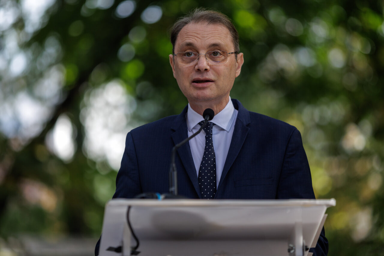 Premierul desemnat Luca Niculescu: Nimeni nu mi-a garantat că voi trece de votul Parlamentului