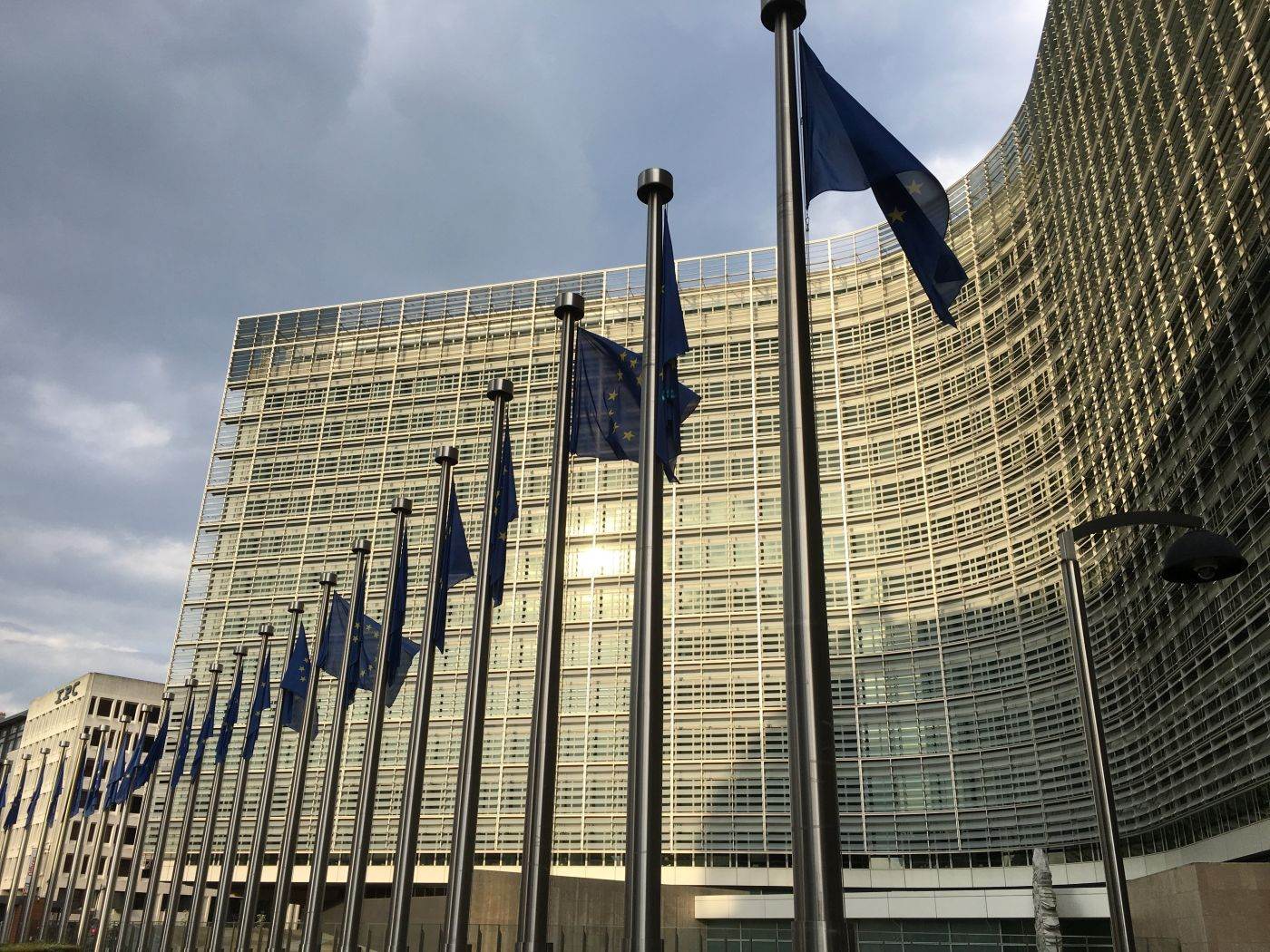 Raportul Comisiei Europene: Calitatea locurilor de muncă din UE a înregistrat progrese în ultimul deceniu