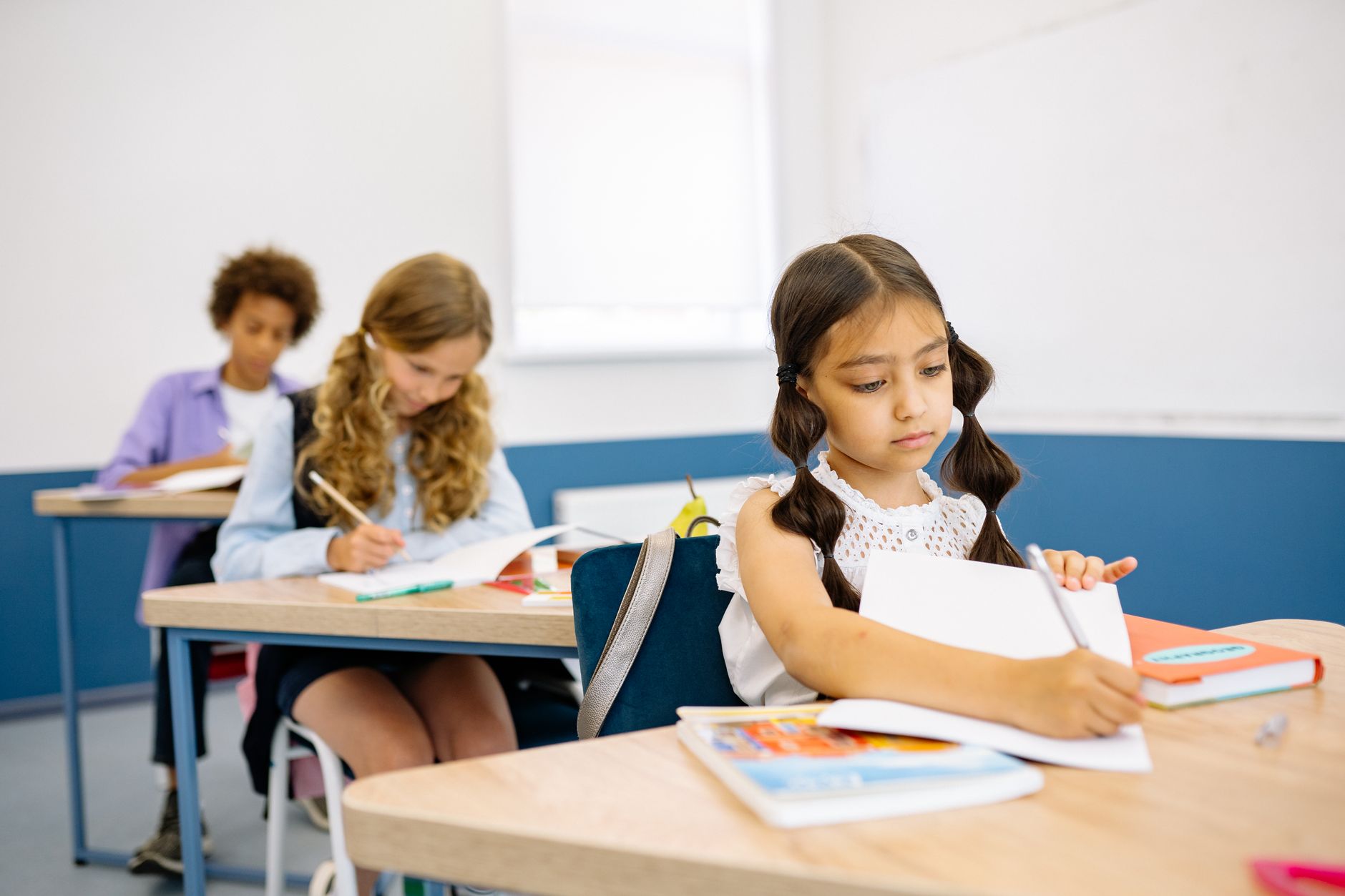 Nicușor Dan salută decizia lui Volodimir Zelenski privind educația în limba maternă în Ucraina