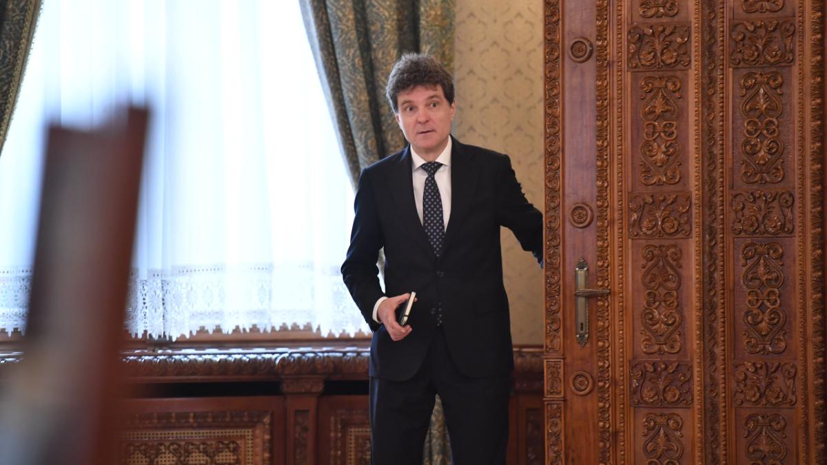 Nicușor Dan ar putea dizolva Parlamentul dacă Guvernul lui Luca Niculescu nu primește votul deputaților